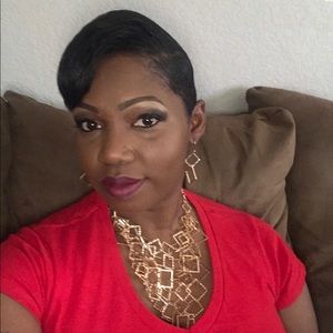 Meet your Posher, Kathia